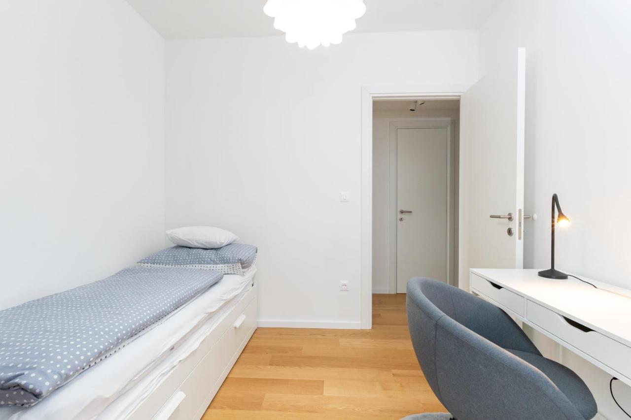 غييكا Apartment Pia المظهر الخارجي الصورة