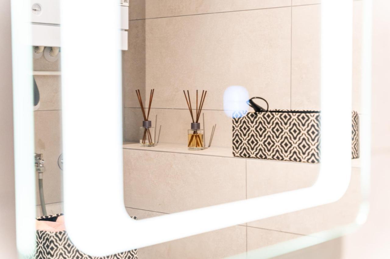 غييكا Apartment Pia المظهر الخارجي الصورة